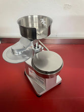 Lade das Bild in den Galerie-Viewer, Maxima Manuelle Hamburgermaschine - Ø 130mm Patty